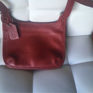 Beautiful mini purse , can fit a cell phone and a wallet